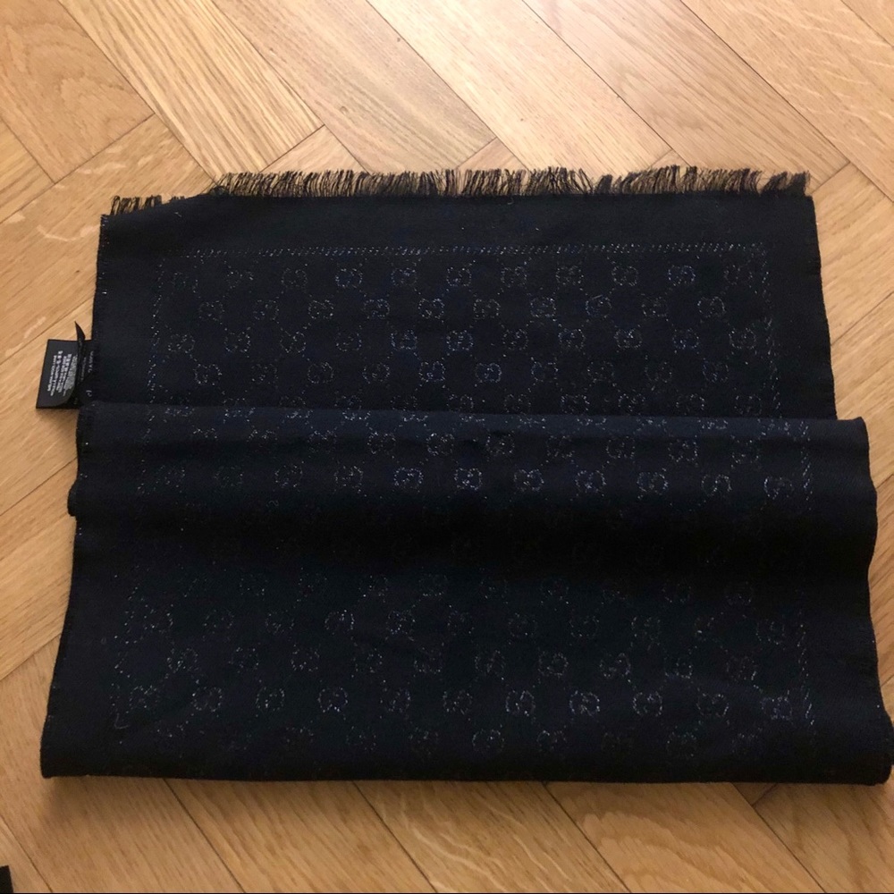 ❌SOLD❌ [NWOT] Gucci GG Black Shimmer Scarf - Picture 3 of 8